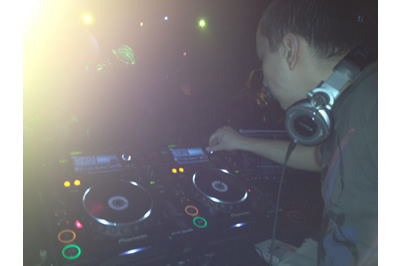 DJ Simon